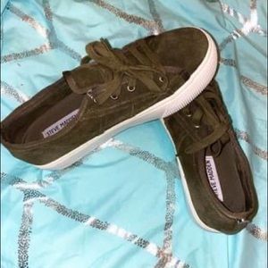Steve Madden olive green shoes